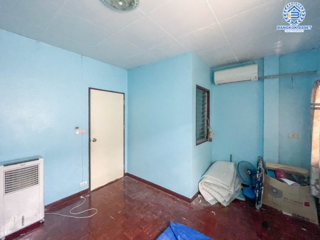 *****ทาวน์เฮ้าส์มือสองย่านกรุงเทพมหานคร ม.เมืองประชา รามอินทรา เนื้อที่ 16 ตร.ว. ฟังก์ชัน 2 ห้องนอน 2 ห้องน้ำ แถมฟรี! 2 เครื่องปรับอากาศ บนทำเลแห่งการเดินทาง ใกล้แฟชั่นไอส์แลนด์ และทางด่วน "รามอินทรา-อาจณรงค์" ในราคาคุ้มสุดในย่าน! จองเลย!